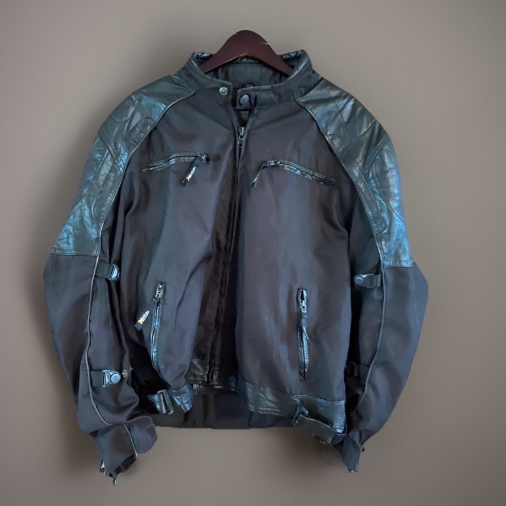Xelement Lined Biker motorcycle jacket 
Leather Fabric Men
2 XL VG  Condition
